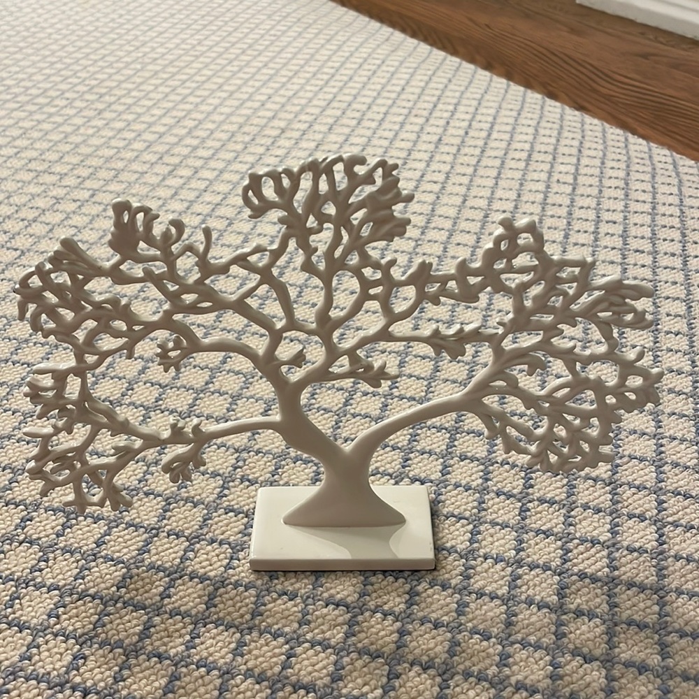 NWT White jewelry tree